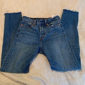 LEVI WEDGIE FIT JEANS SIZE 25